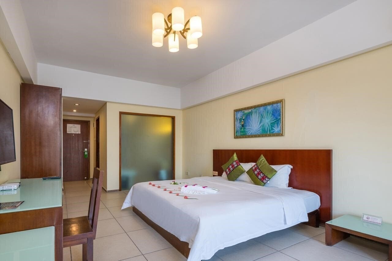 Фото Yuhai International Resort & Suites 4*